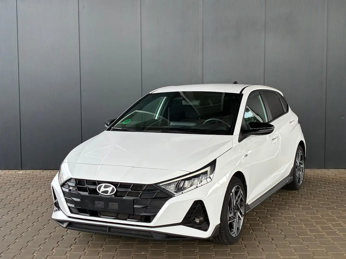 Hyundai i20 1.2 MPI N-Line / LED Tempomat Navi Rückfahrkame... Weiß - 1