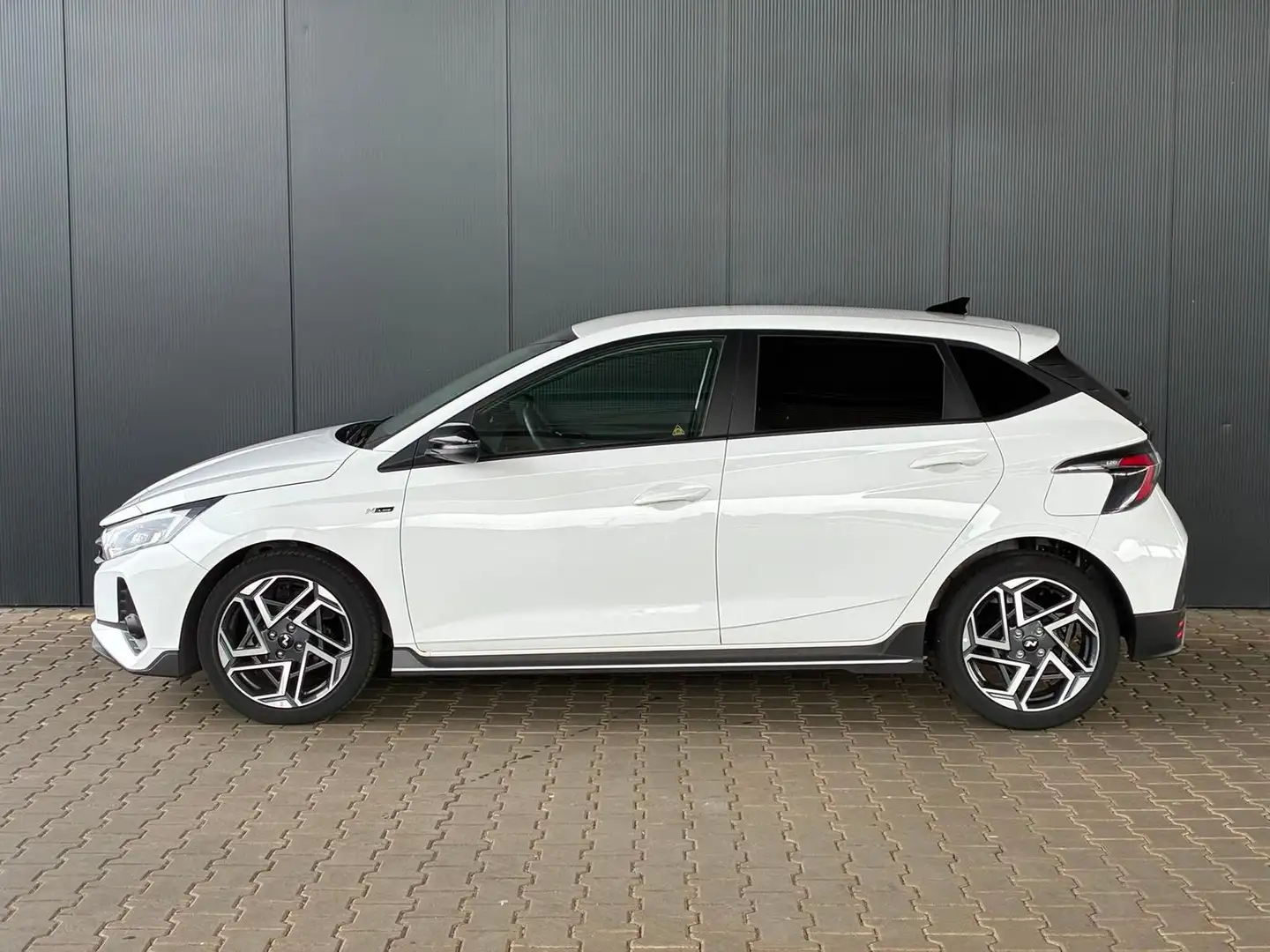 Hyundai i20 1.2 MPI N-Line / LED Tempomat Navi Rückfahrkame... Weiß - 2