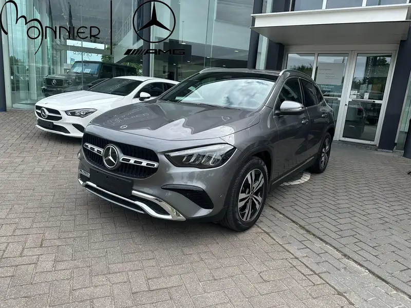 MERCEDES-BENZ Gla