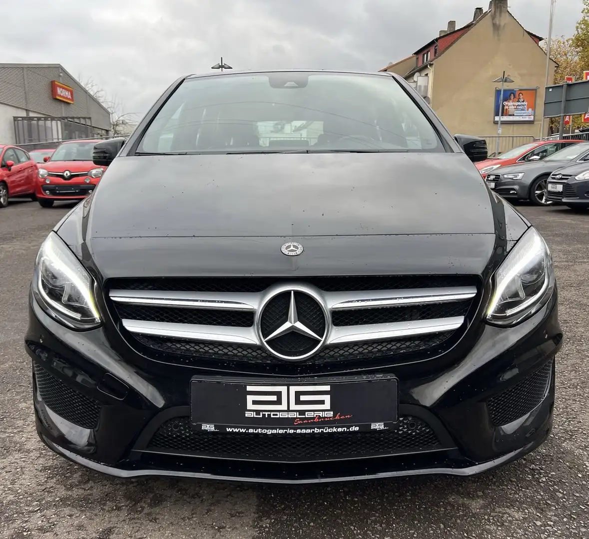 Mercedes-Benz B 180 B180 Edition Automatik *Navi/Kamera/Leder Schwarz - 2
