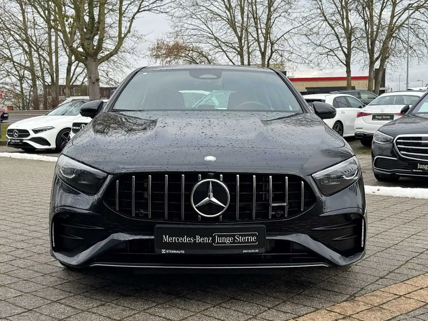 Mercedes-Benz A 35 AMG A 35 4M Premium PerfoSitz 19Zoll Multibeam Navi Schwarz - 2