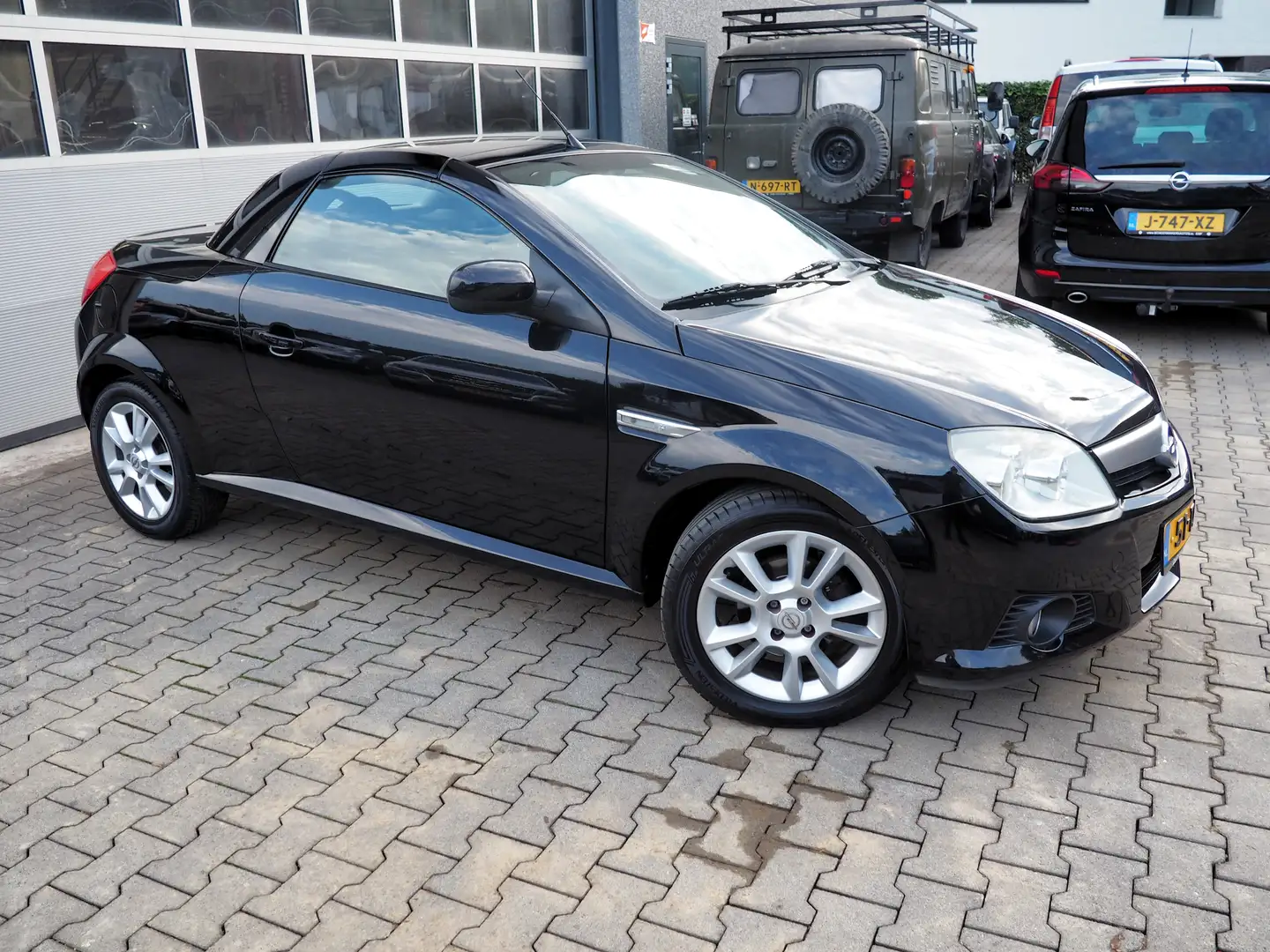 Opel Tigra TwinTop 1.4 Sport AIRCO LEDER STOELVERW. LM VELGEN Noir - 2