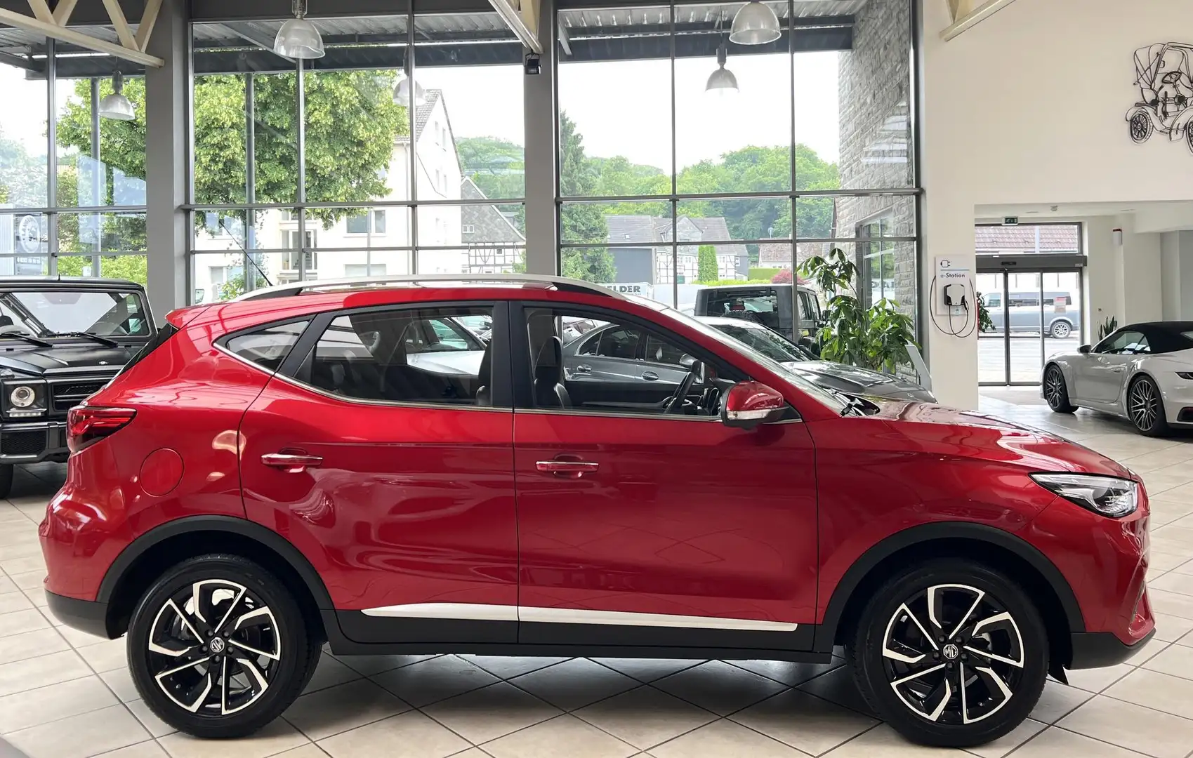 MG ZS ZS 1.5 Luxury Leder SHZ Navi 360° Virtual SOFORT Rot - 2