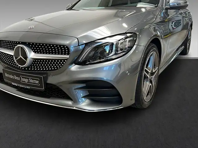 Mercedes-Benz 300 view 3