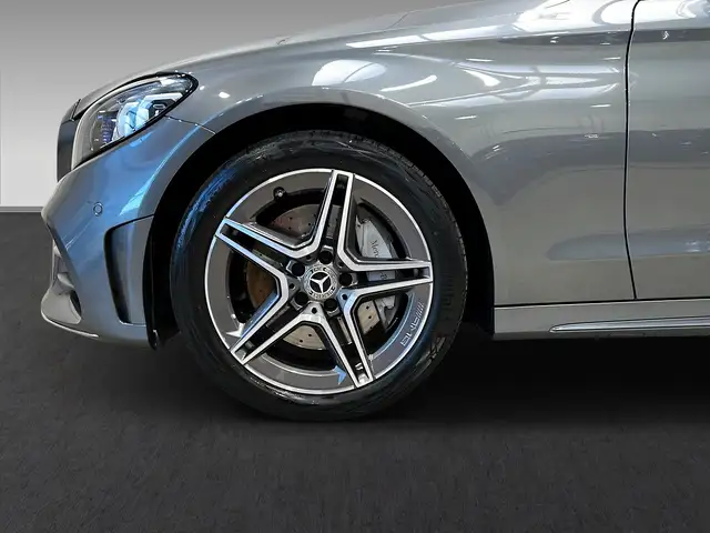 Mercedes-Benz 300 view 4