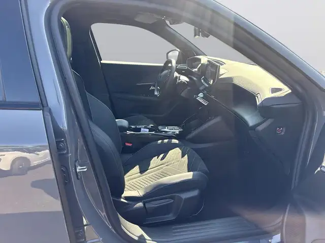 Peugeot 2008 view 13