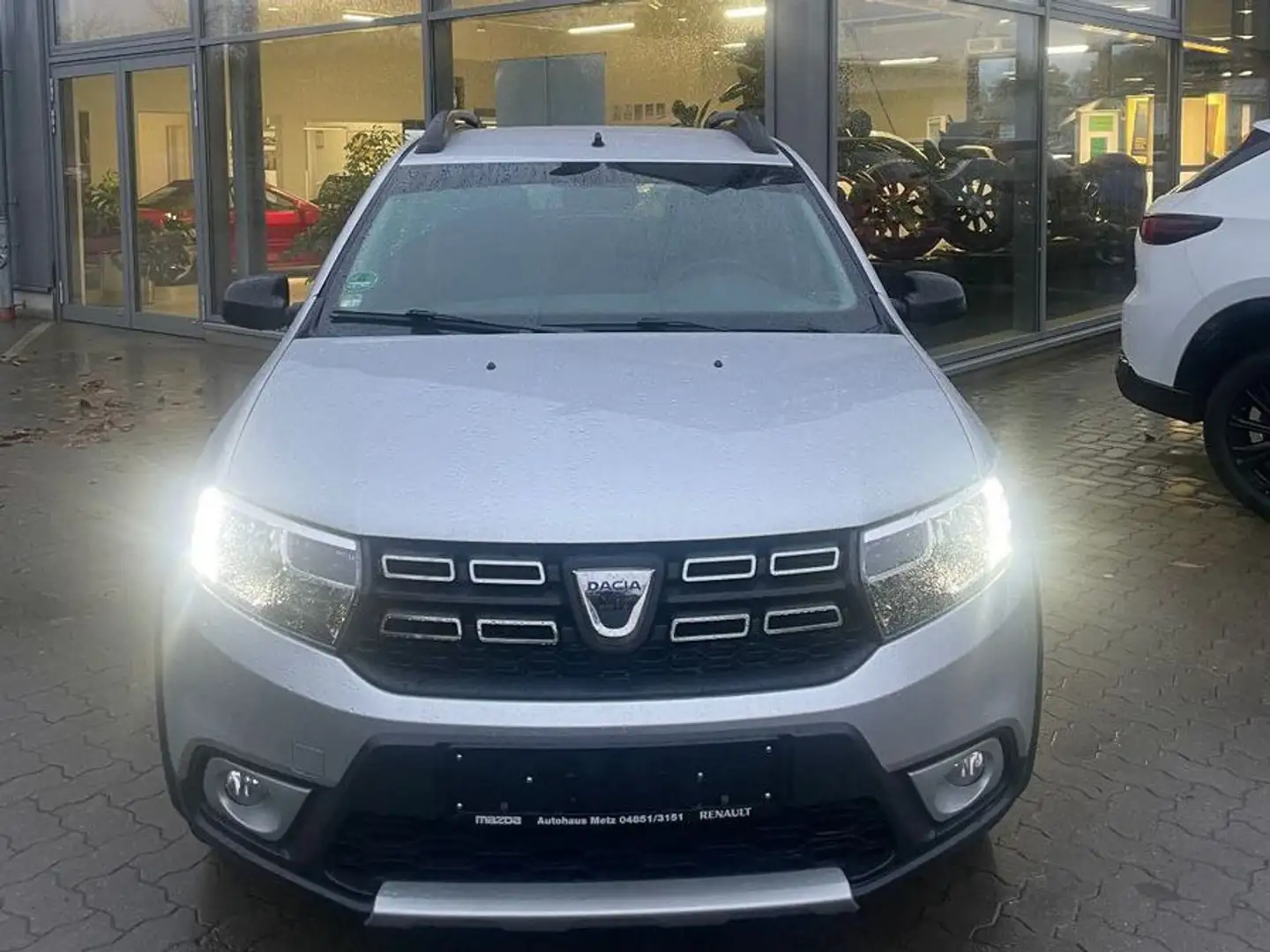 Dacia Sandero II Stepway Celebration Grau - 2