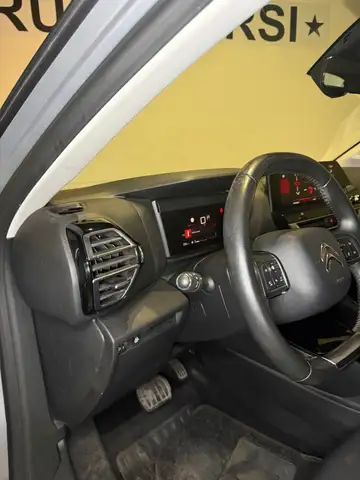 Citroen C4 view 8