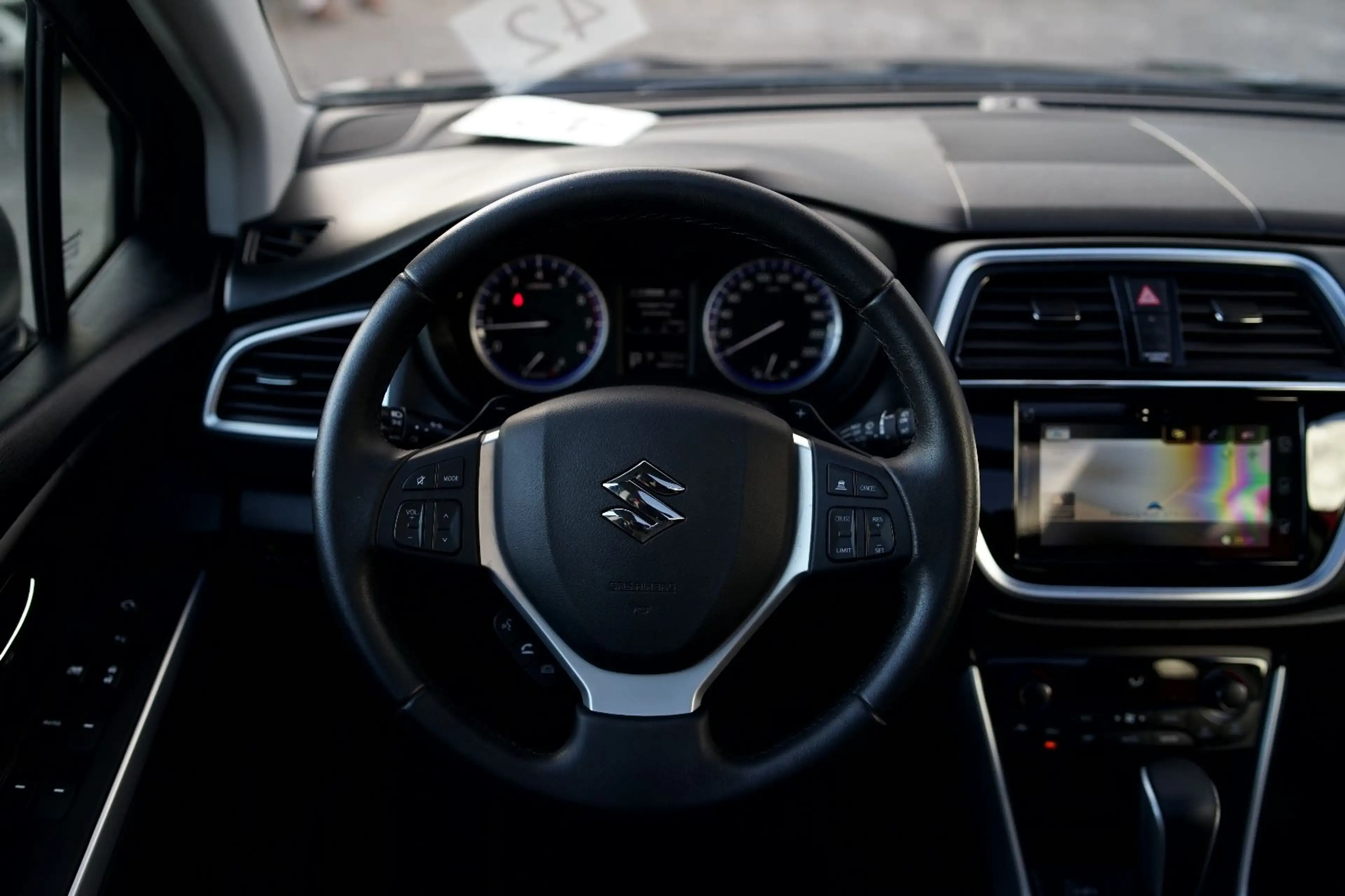 Suzuki SX4 S-Cross Comfort+ 4x4 Leder Kamera Pano Navi — photo 6