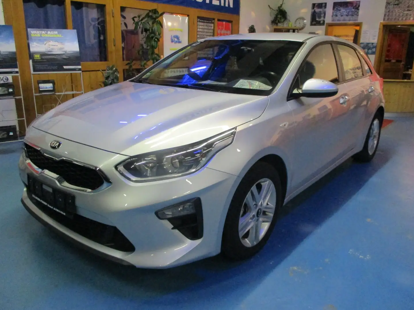Kia Ceed / cee'd 1.4 Edition 7 Alu 16 Zoll,Rückfahrkamera,Top Gris - 1