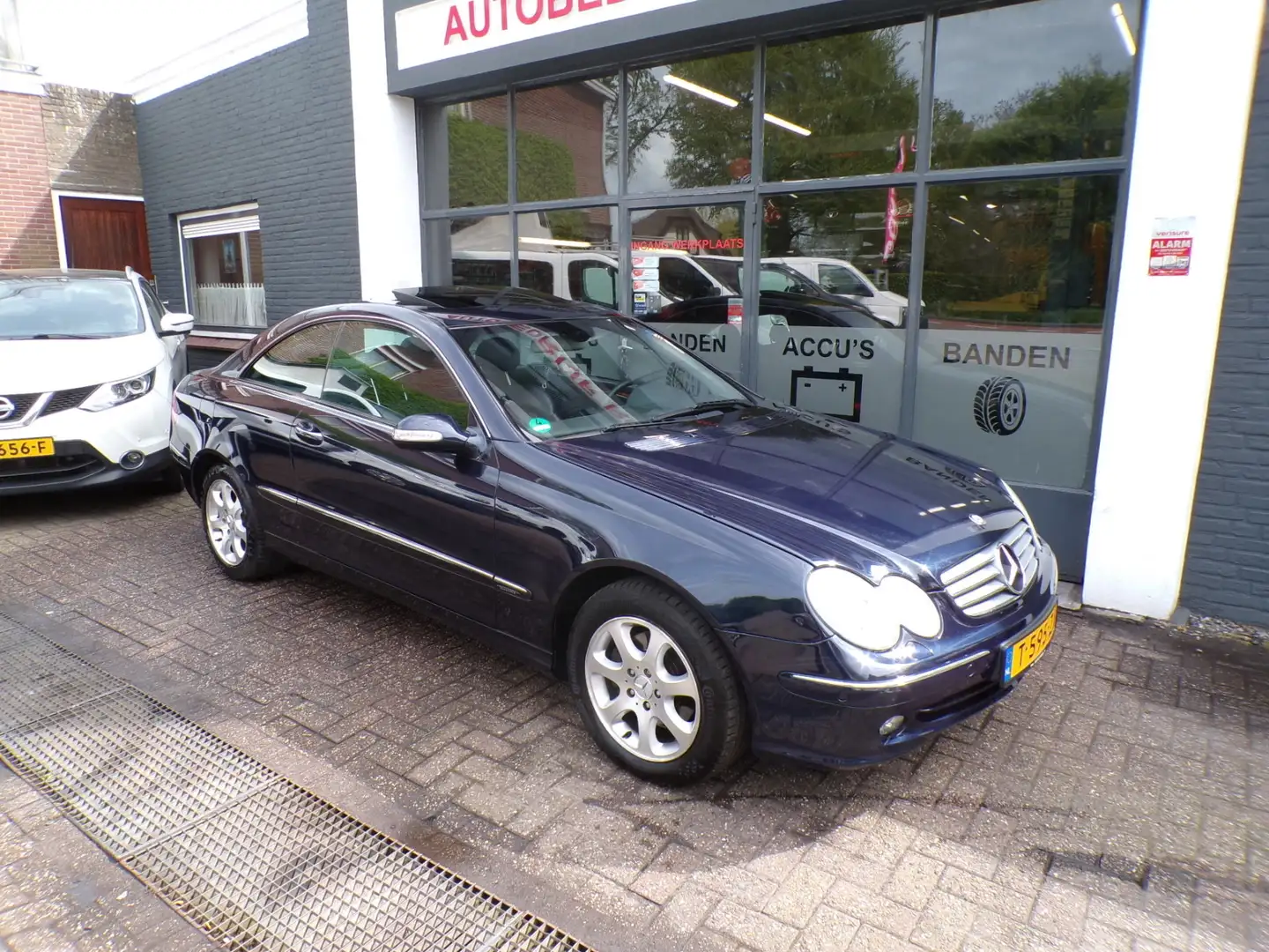 Mercedes-Benz CLK 270 Coupé CDI Elegance AUTOMAAT,VELE EXTRA'S! Blau - 2