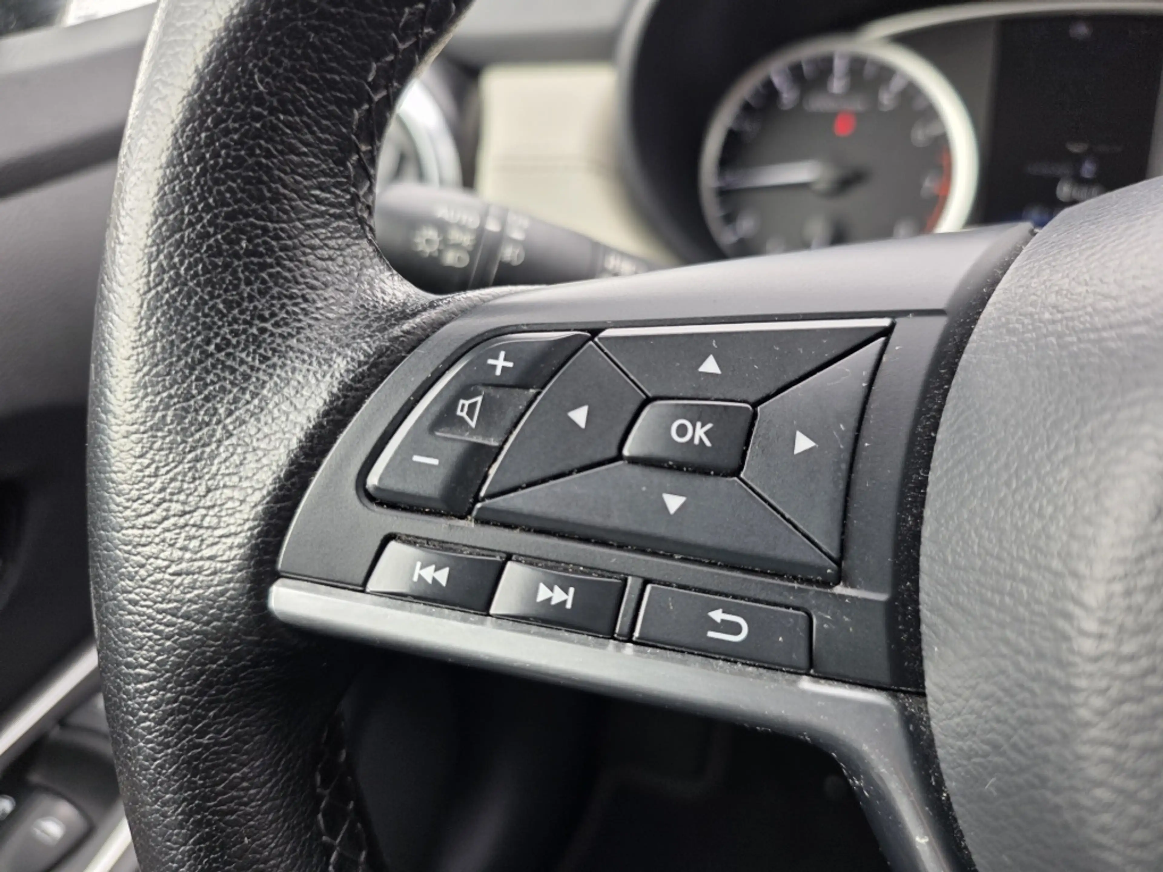 Nissan Micra 1.0 IG-T N-Design, navi, Apple carplay/Android, bo — photo 22