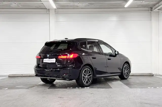 BMW 2 Series view 7