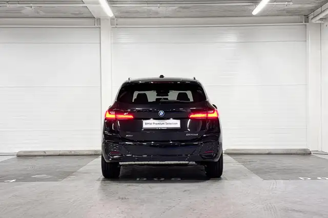 BMW 2 Series view 8