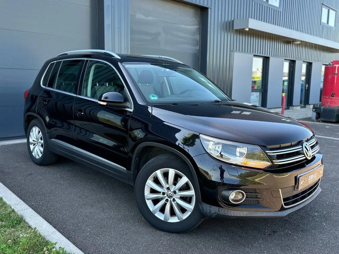 Volkswagen Tiguan 2.0 TDI 140 CH SPORT & STYLE 4MOTION - CARNET D'EN Negru - 2