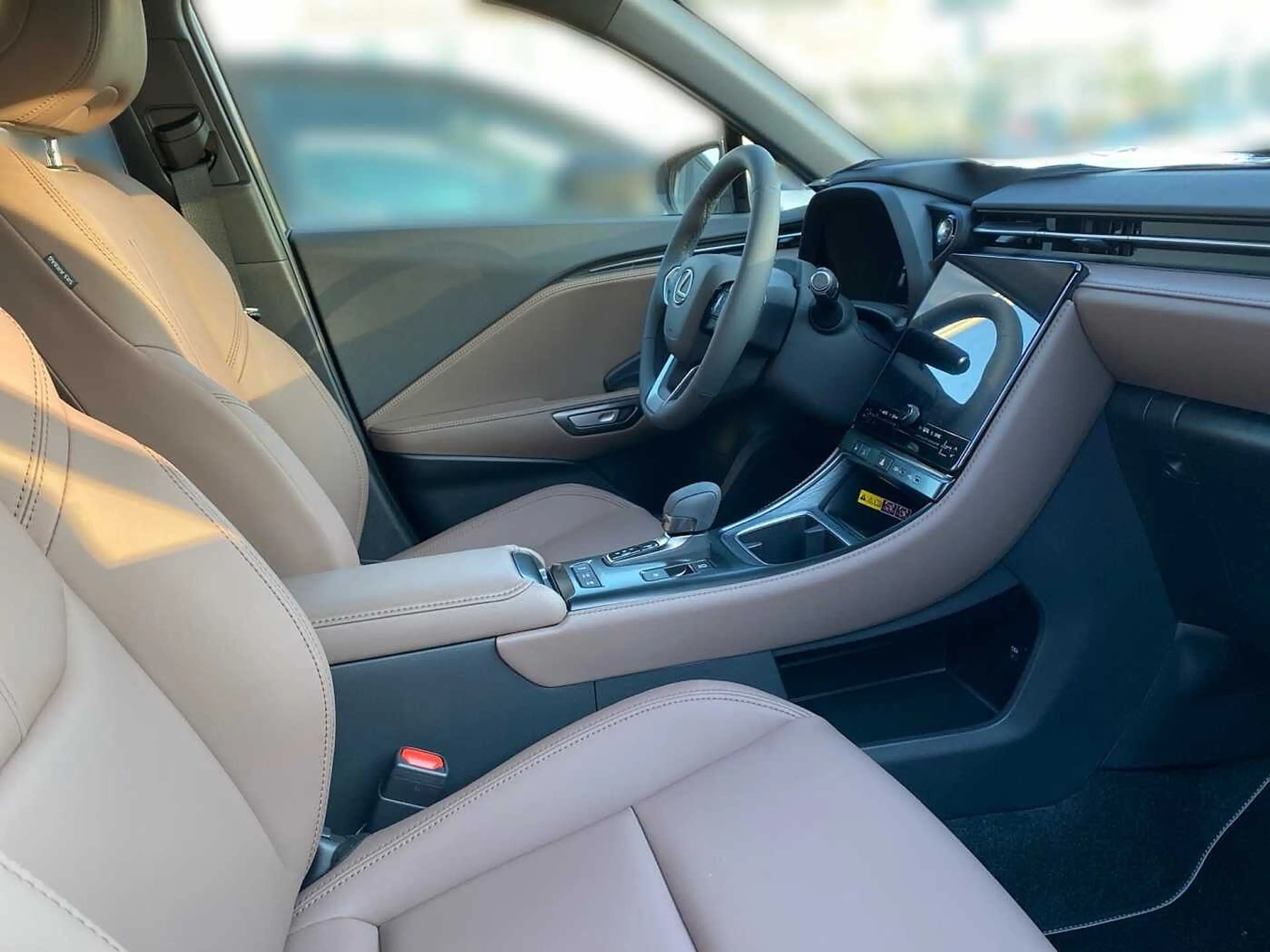 Lexus LBX 1.5 Hybrid Elegant, Safe&Sound Technologie-P — photo 6