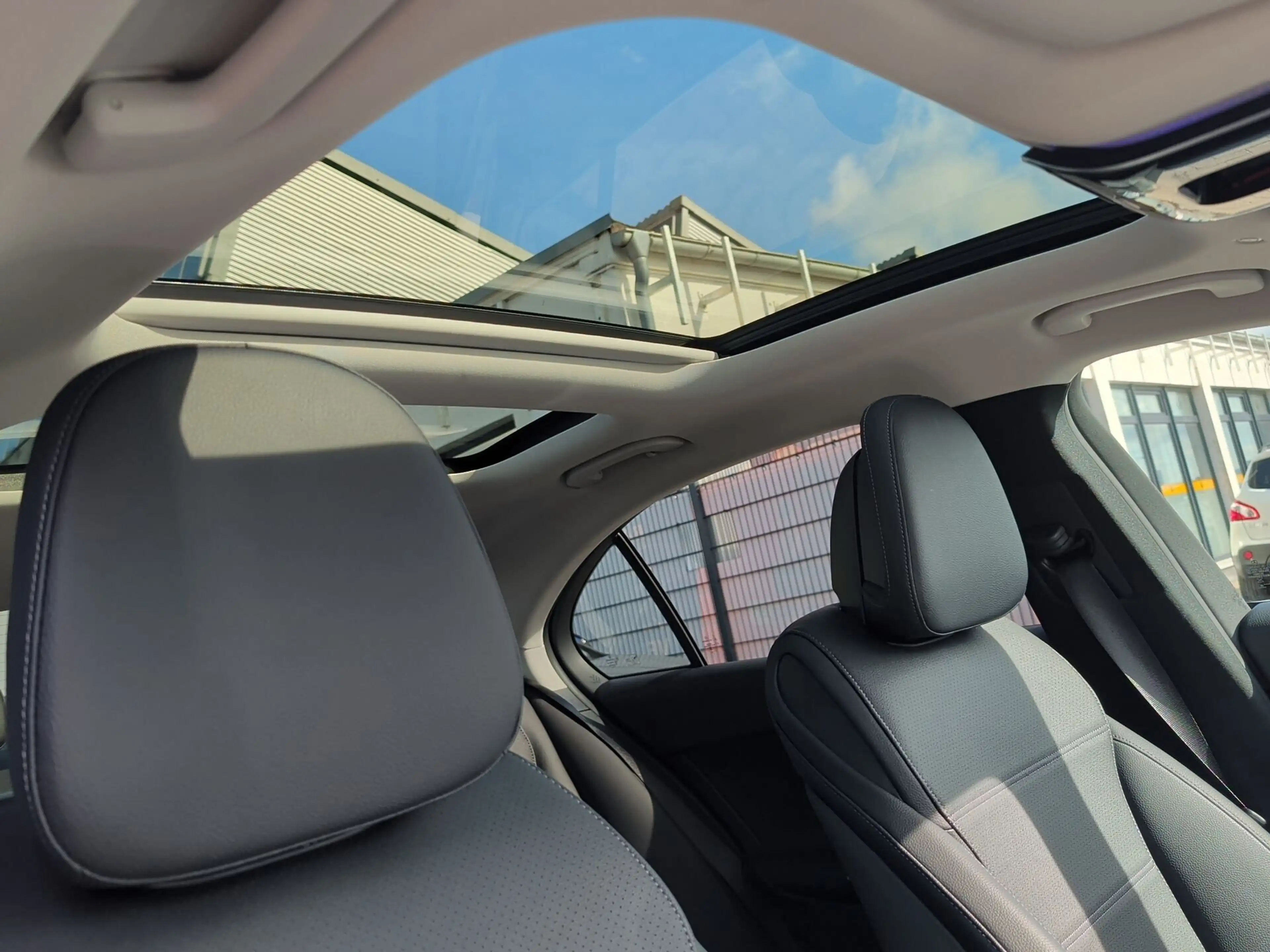 Mercedes-Benz C 220 d 4M Avantg Leder+Distro+Pano+HUD+360+AHK+DigiL+St — photo 11