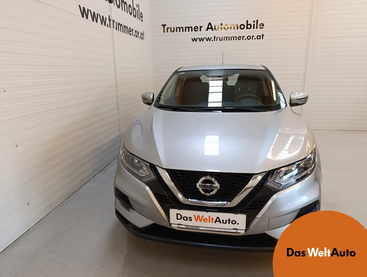 Nissan Qashqai 1,3 DIG-T Visia Grau - 1