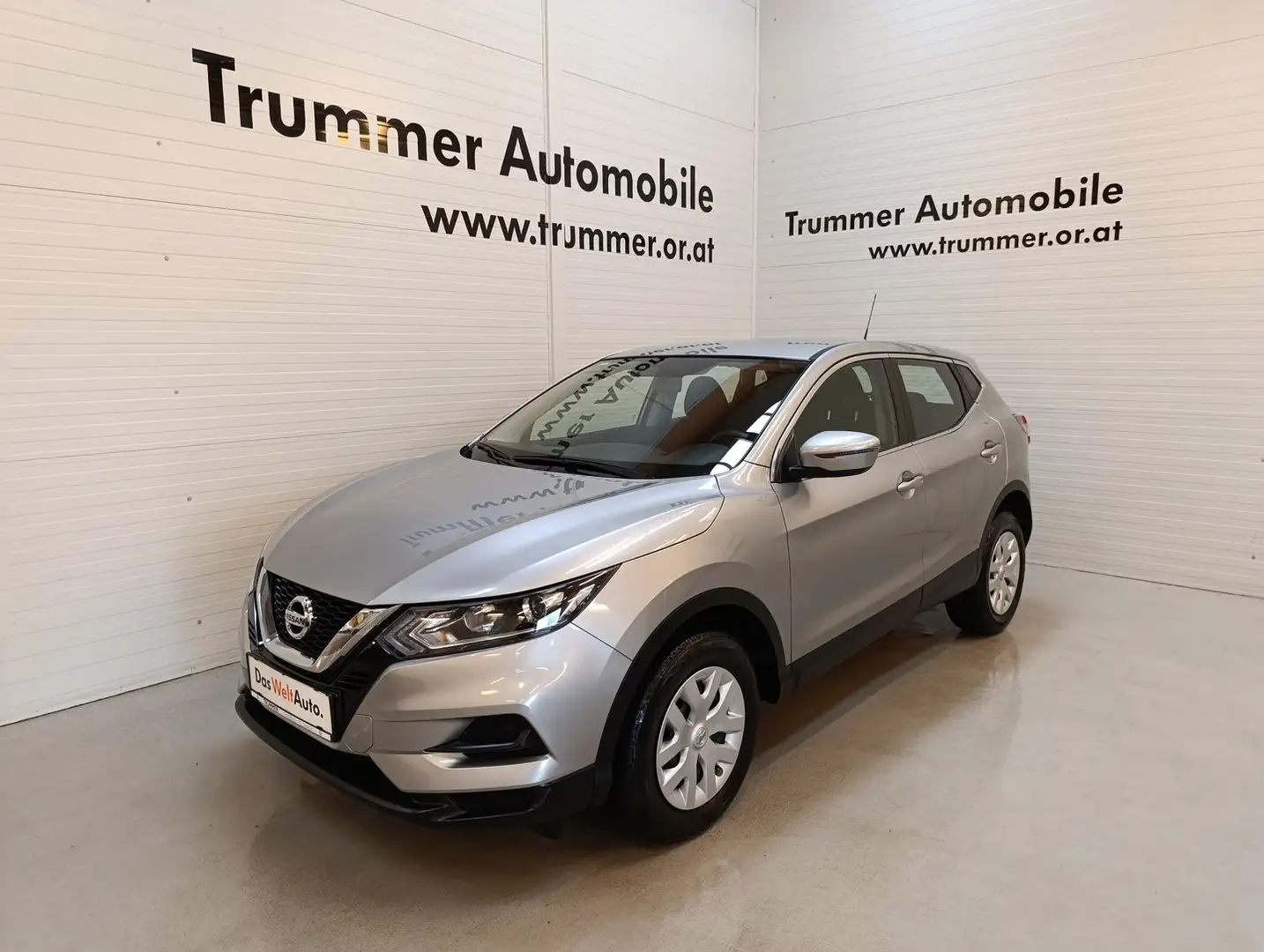 Nissan Qashqai 1,3 DIG-T Visia Grau - 2