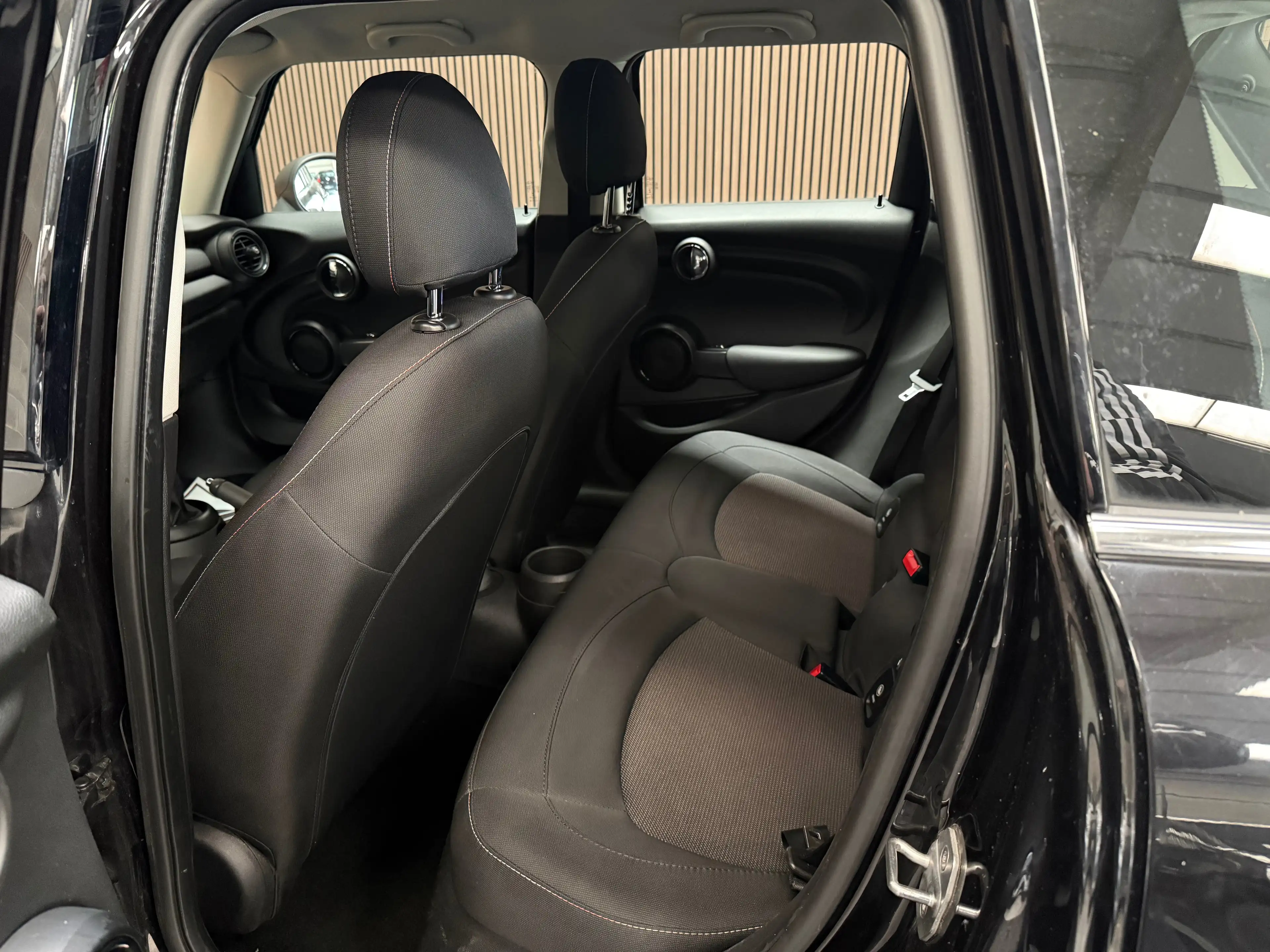 MINI One D Mini 1.5 D One (EU6c) — photo 10