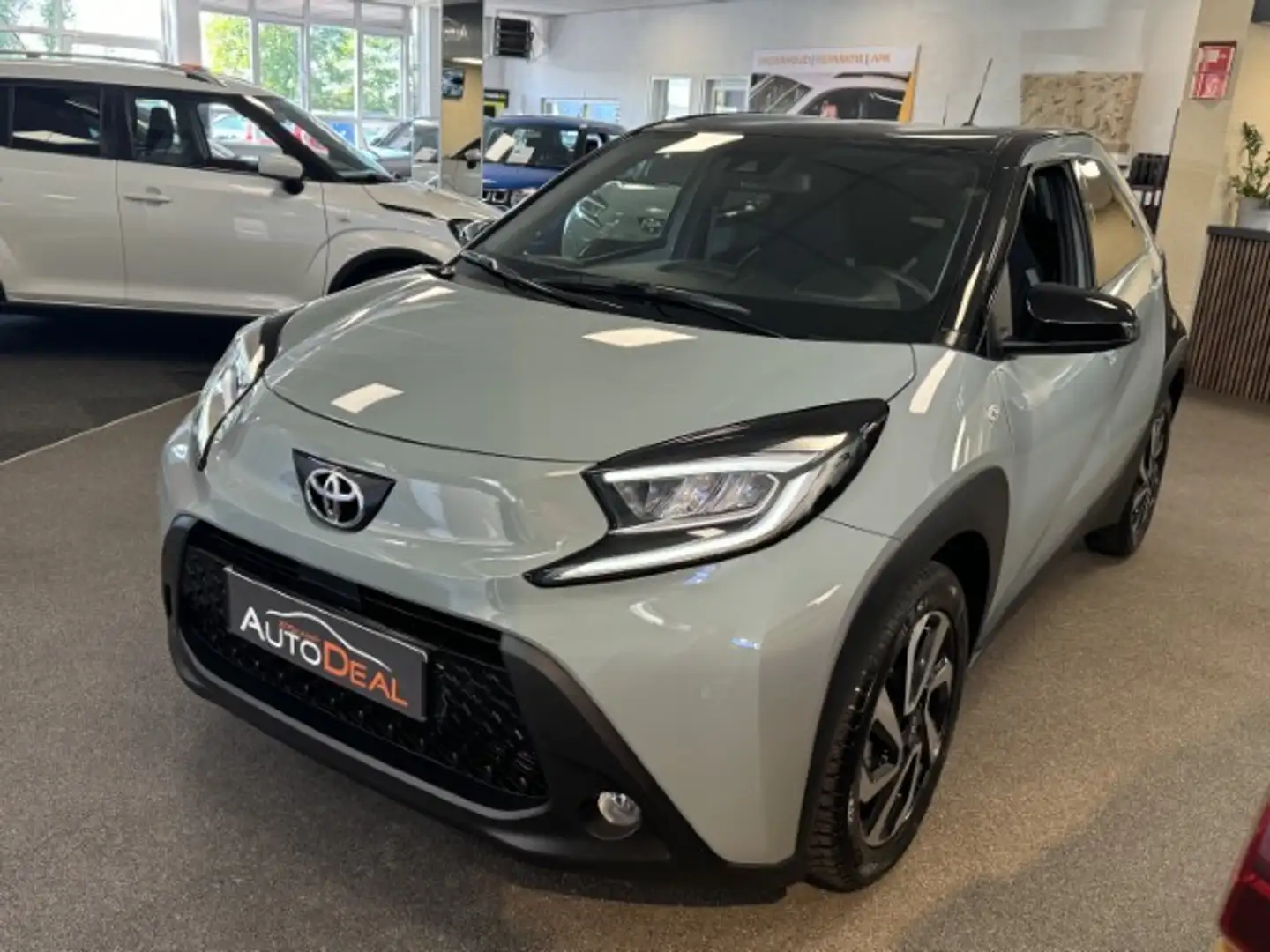 Toyota Aygo X 1.0 VVT-i S-CVT Pulse Bitone, stoelverw Groen - 1