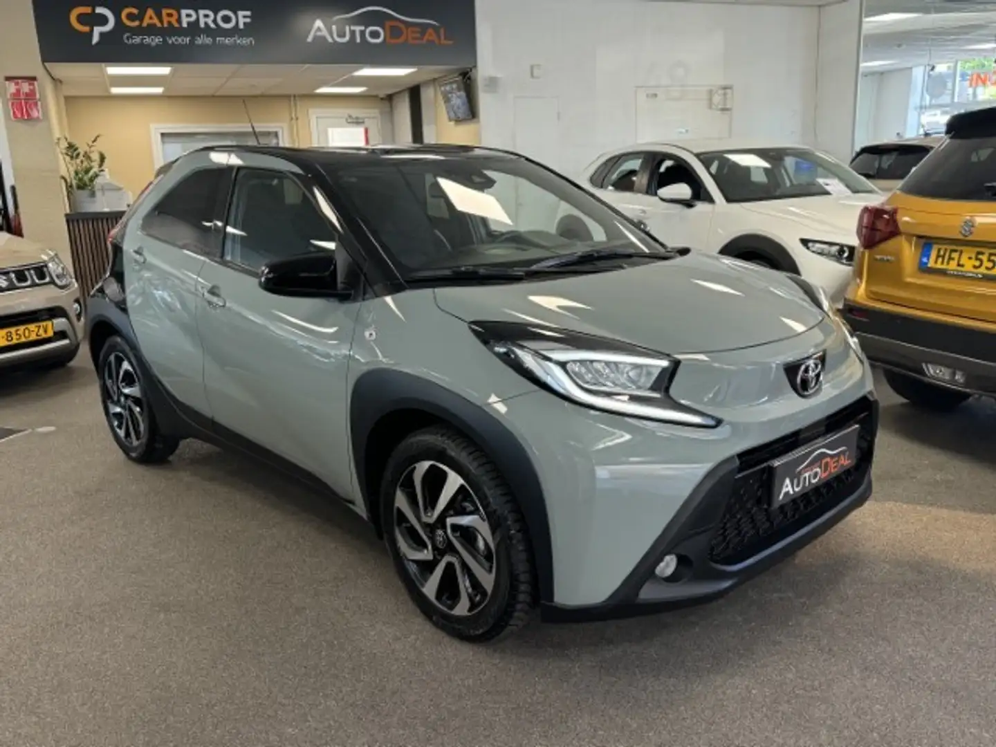 Toyota Aygo X 1.0 VVT-i S-CVT Pulse Bitone, stoelverw Groen - 2