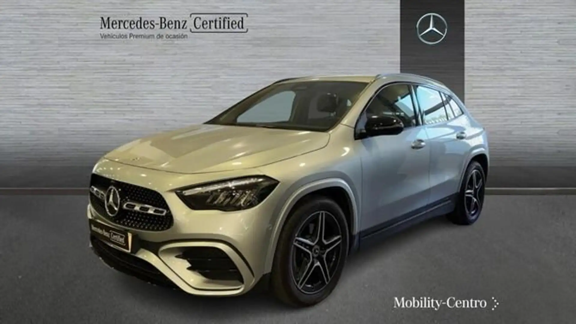 Mercedes-Benz GLA 200 D Plateado - 1
