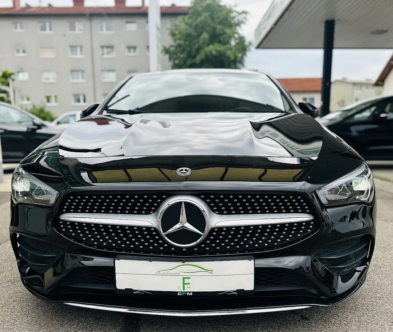 Mercedes-Benz CLA 220 d Schwarz - 2