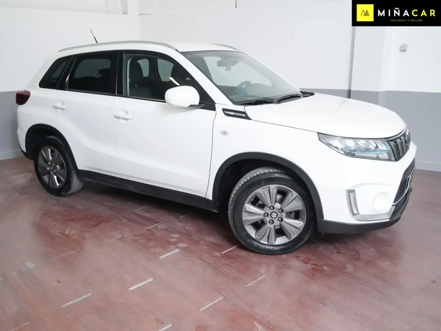 Suzuki Vitara 1.4T GLE Mild Hybrid Wit - 2