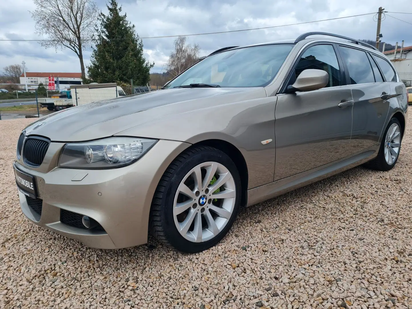 BMW 330 Baureihe 3 Touring 330d xDrive Brun - 1