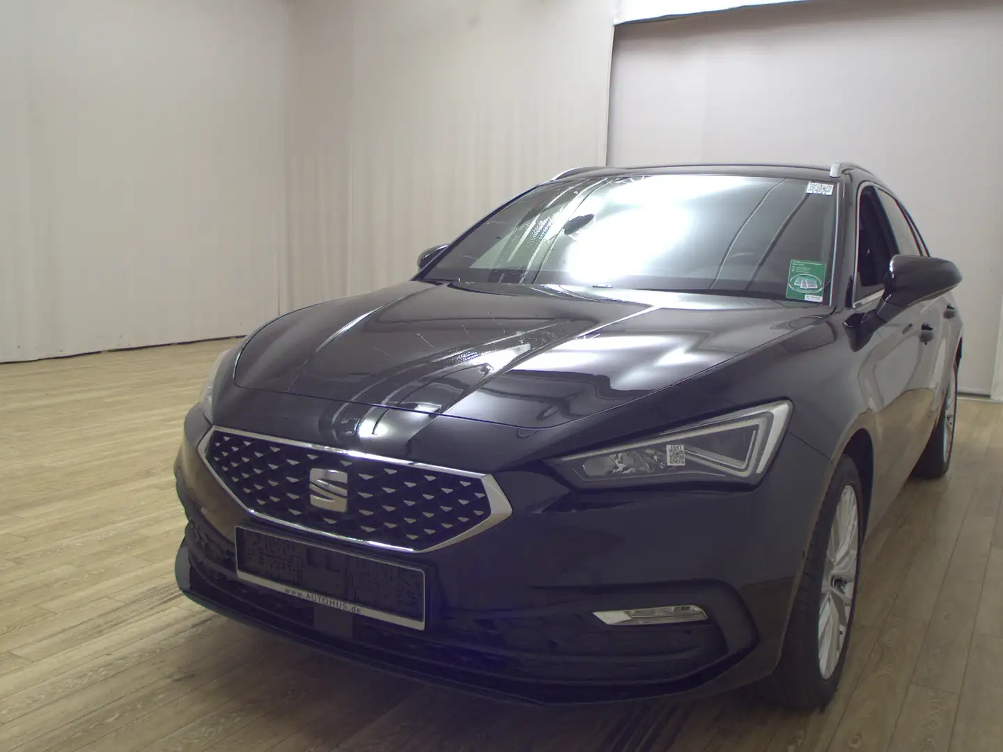 SEAT Leon Sportstourer 2.0 TDI Xcellence Navi LED vc Noir - 2