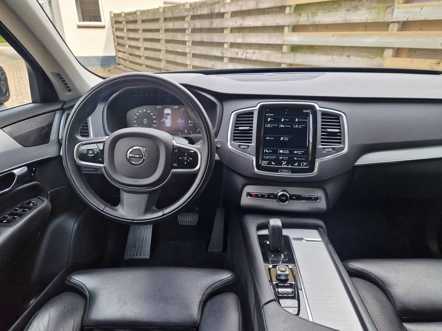Volvo XC90 2.0 T8 Recharge AWD Business Pro | Harman Kardon | Šedá - 2