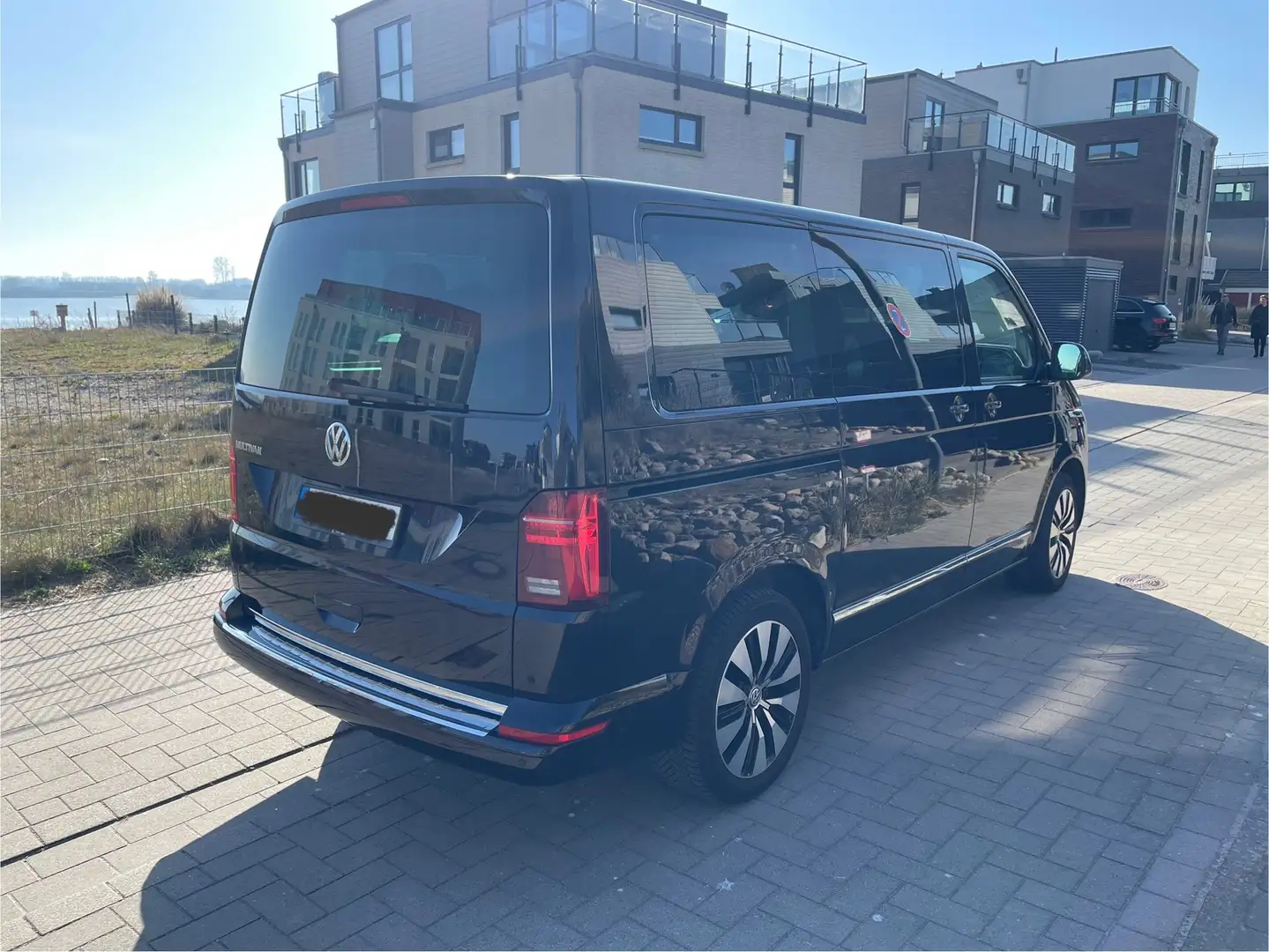 Volkswagen T6.1 Multivan Multivan Highline Black - 1