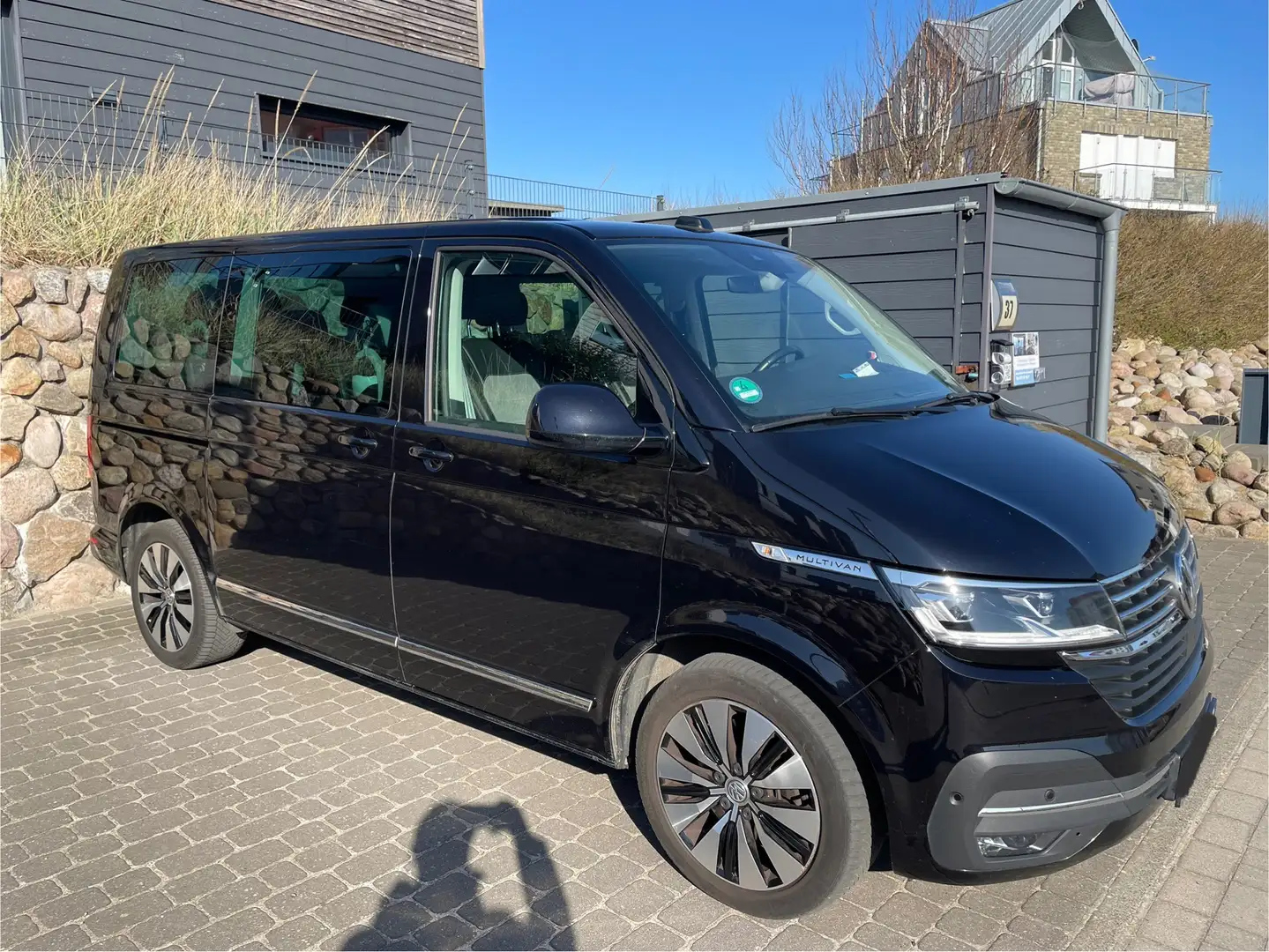 Volkswagen T6.1 Multivan Multivan Highline Black - 2