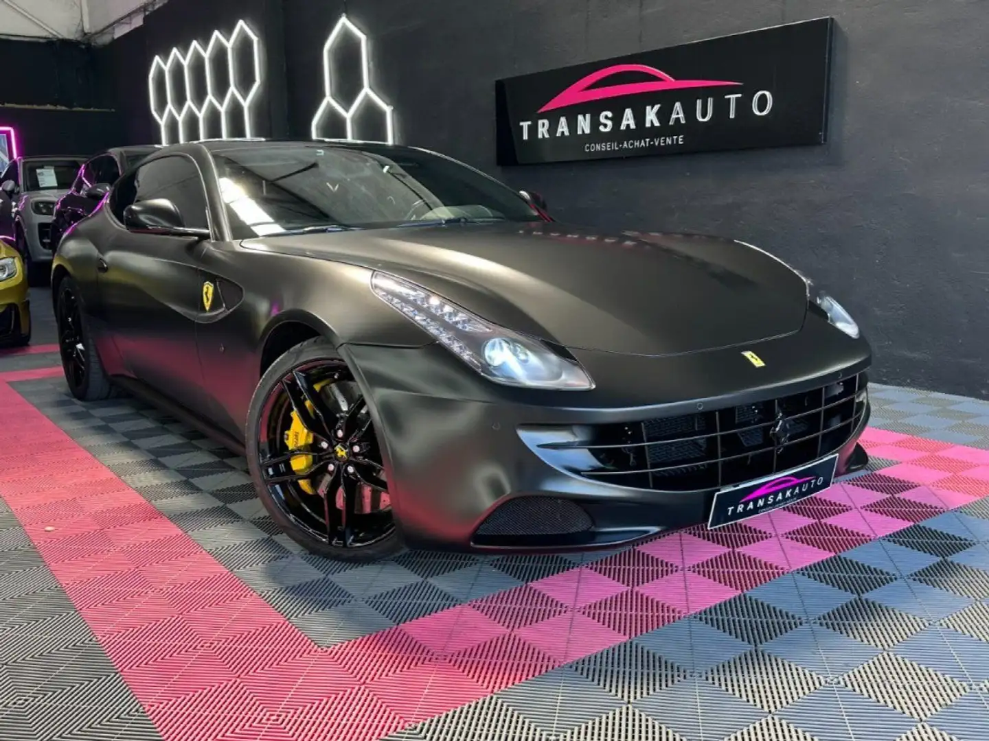 Ferrari FF V12 6.3 660 ch ~ Carnet Française ~ Toit Panoramiq Gris - 1