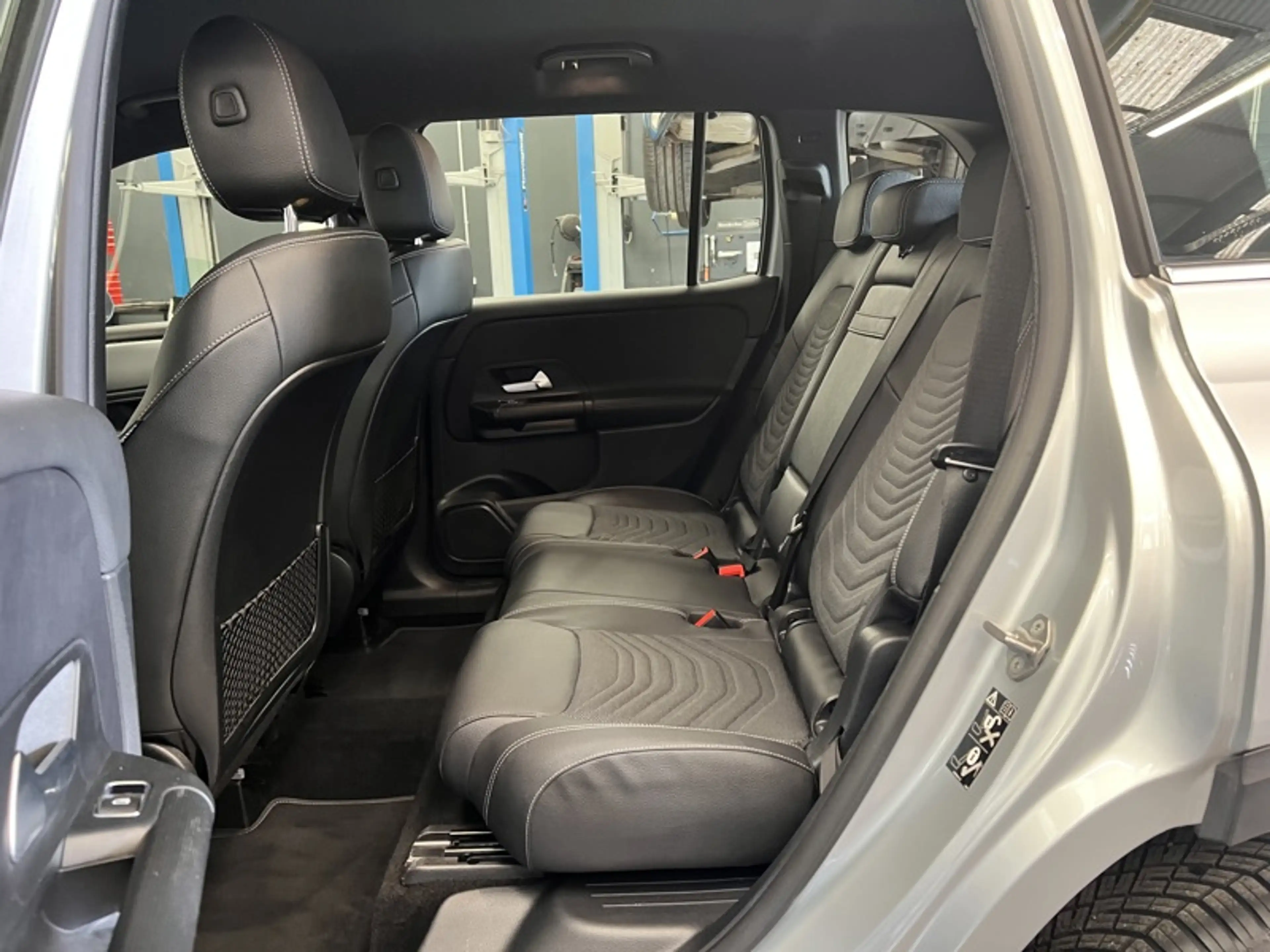 Mercedes-Benz GLB 200 d 4MATIC Business LIne — photo 14