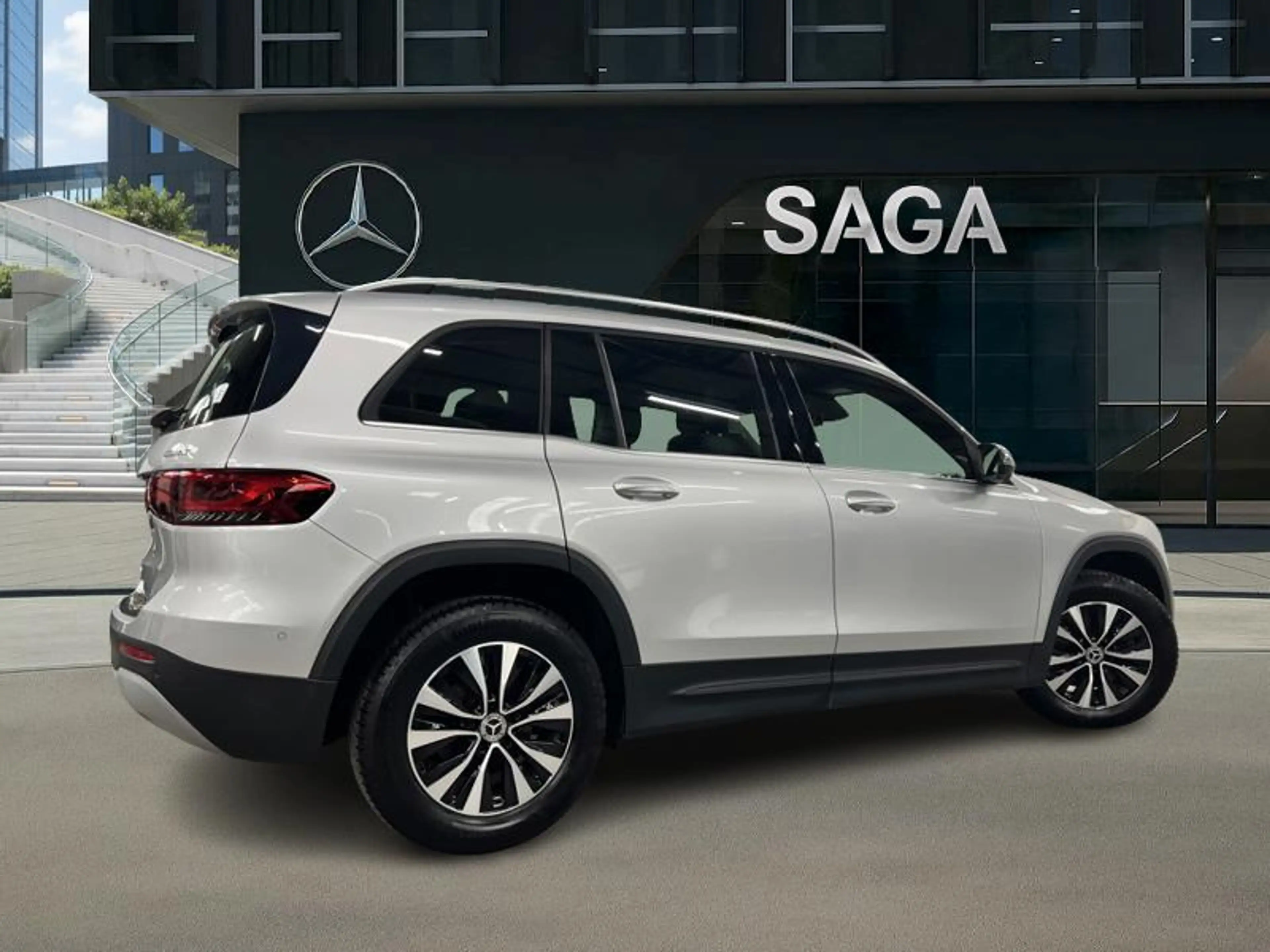 Mercedes-Benz GLB 200 d 4MATIC Business LIne — photo 2