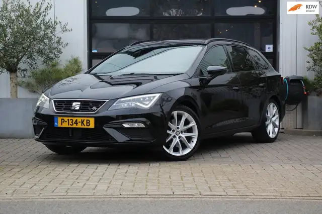SEAT Leon ST 1.8 TSI FR Business Intense - PANO - CARPLAY -