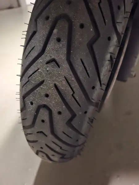 Honda Forza 300 - foto 6