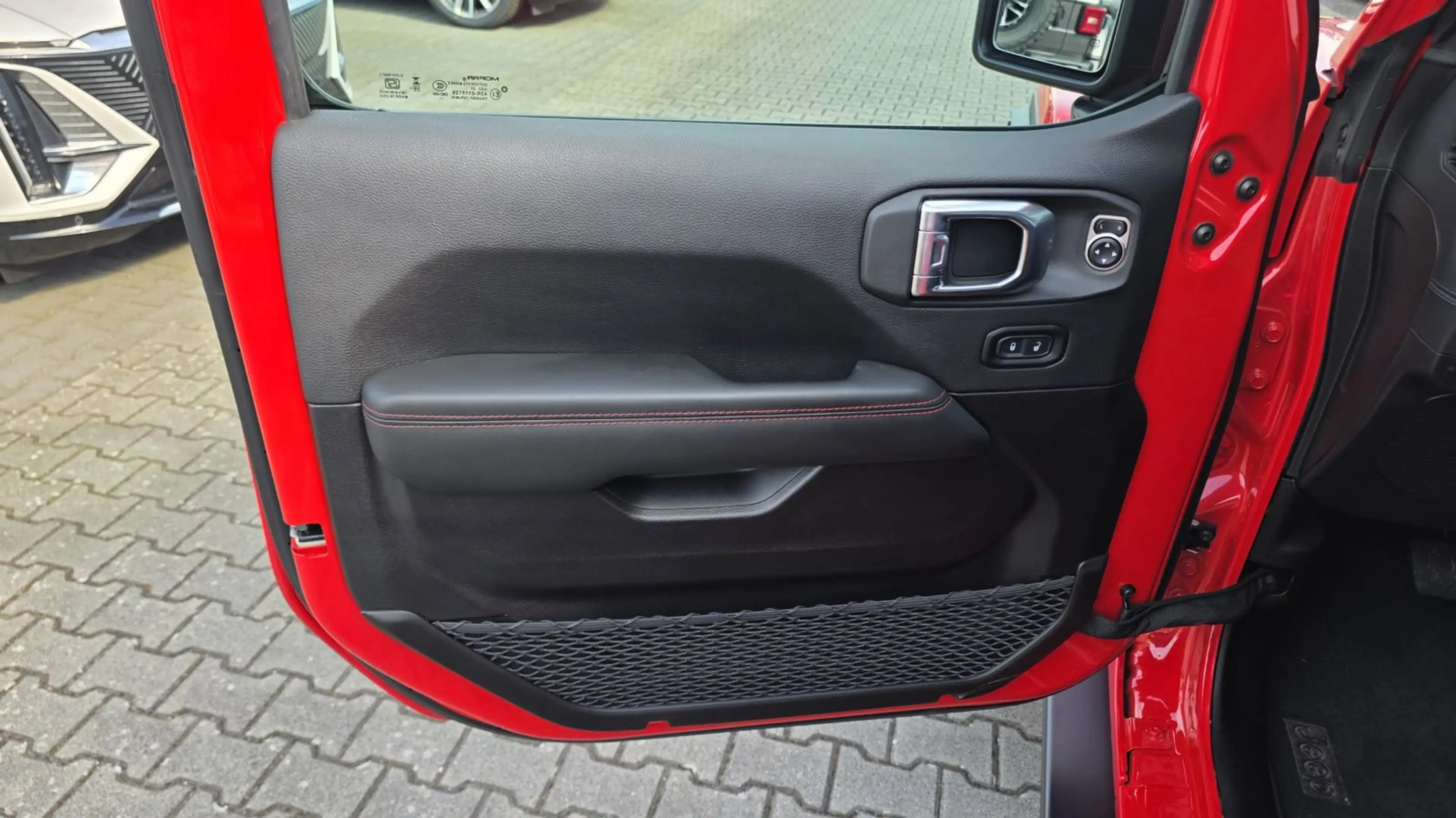 Jeep Wrangler Rubicon X 3.6 V6 WARN Winch — photo 12