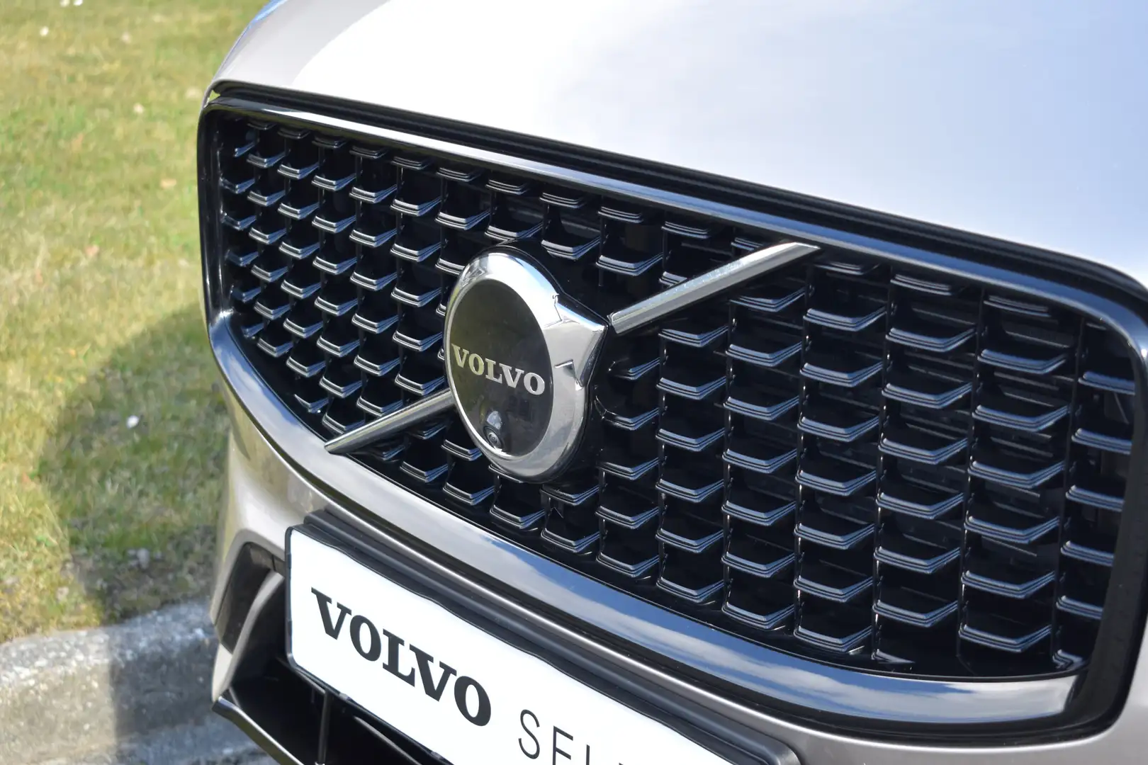 Volvo XC60 T6 350PK Plug-in hybrid AWD Plus Dark | Trekhaak | Beige - 2