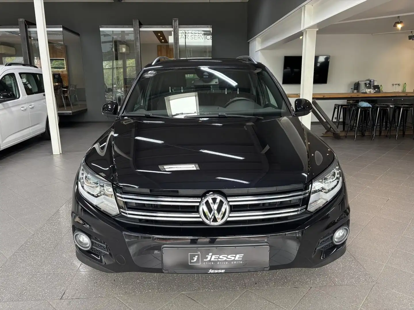 Volkswagen Tiguan 2.0TDI BMT Lounge Track&Style 4M Temp. R.Cam AHK Schwarz - 2
