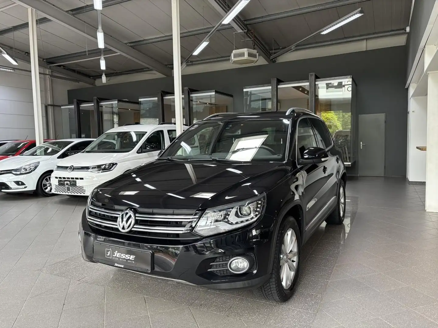 Volkswagen Tiguan 2.0TDI BMT Lounge Track&Style 4M Temp. R.Cam AHK Schwarz - 1