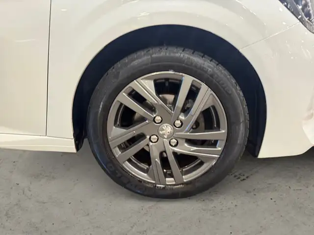 Peugeot 208 view 7