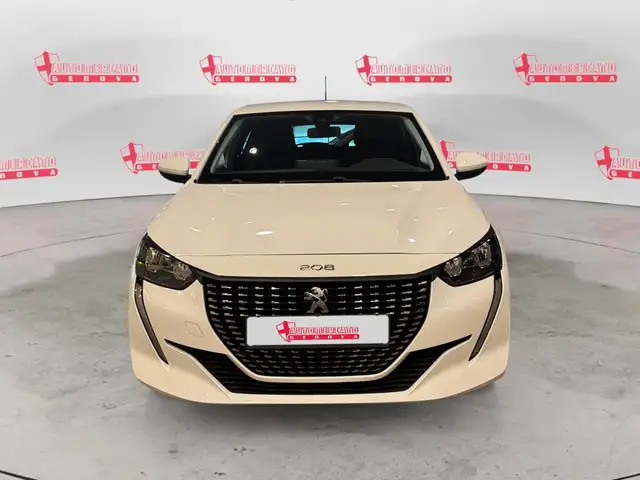 Peugeot 208 view 6