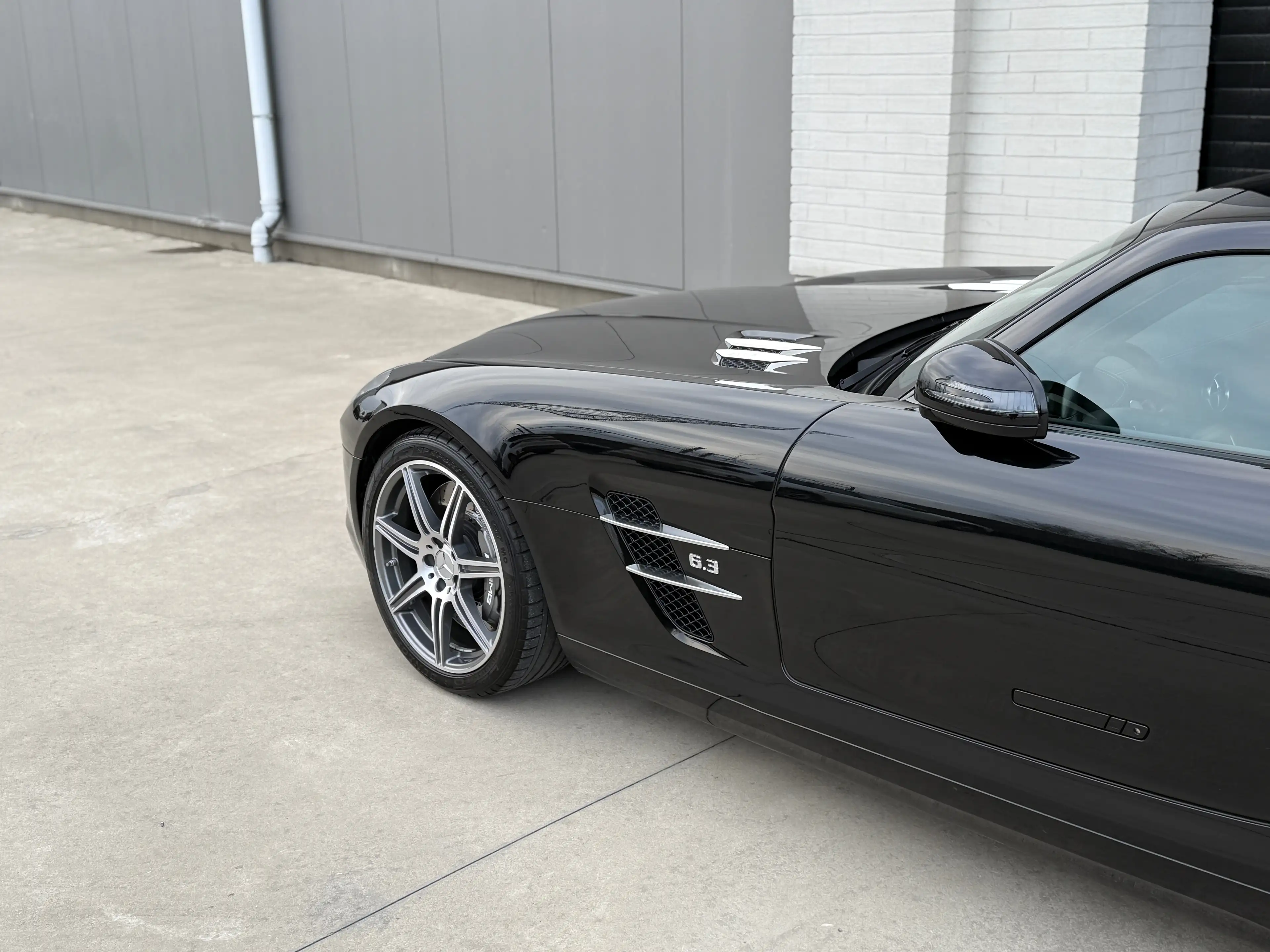 Mercedes-Benz SLS FIRST HAND - 100 % ORIGINAL PAINT — photo 10