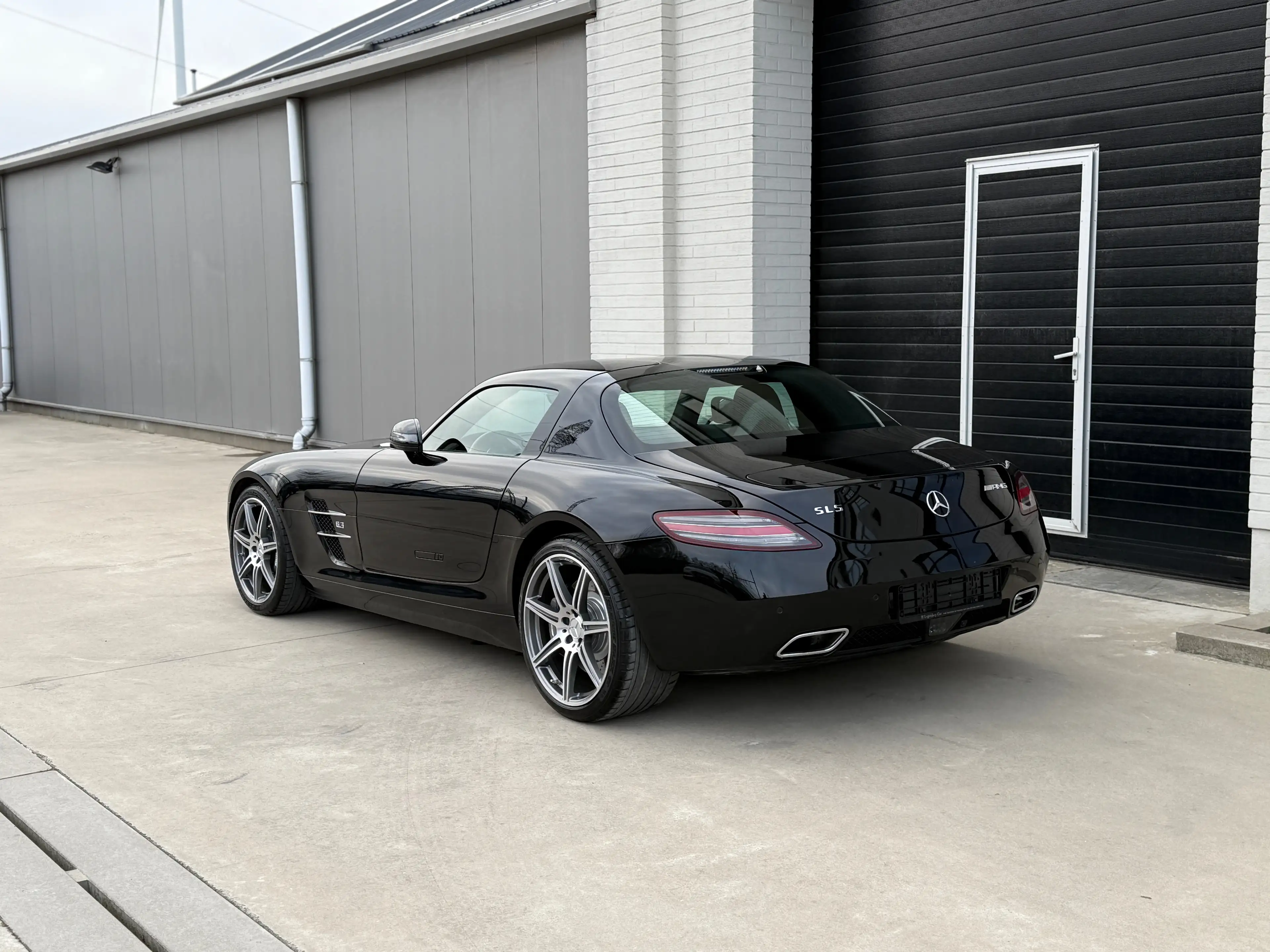 Mercedes-Benz SLS FIRST HAND - 100 % ORIGINAL PAINT — photo 15