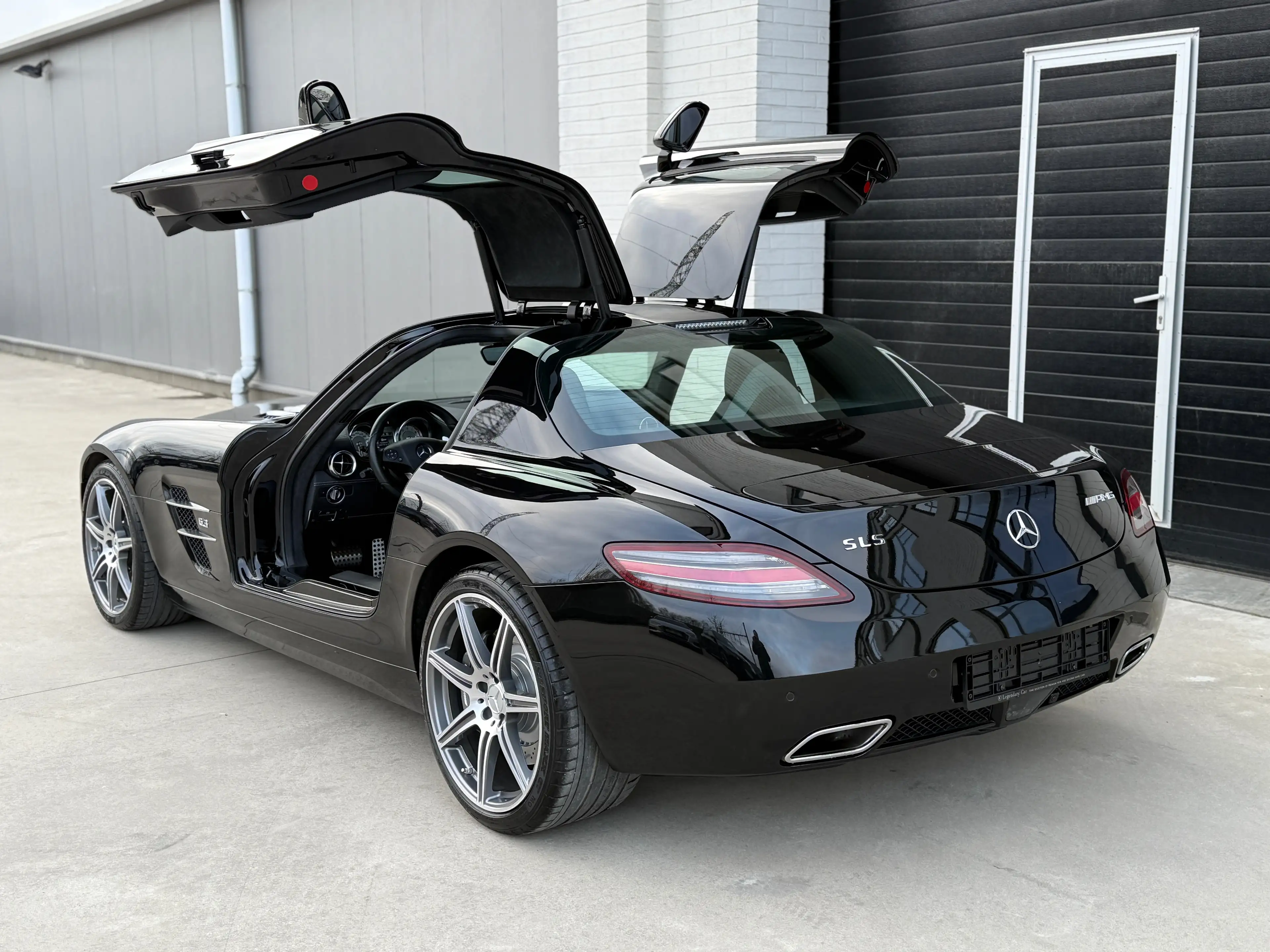 Mercedes-Benz SLS FIRST HAND - 100 % ORIGINAL PAINT — photo 14
