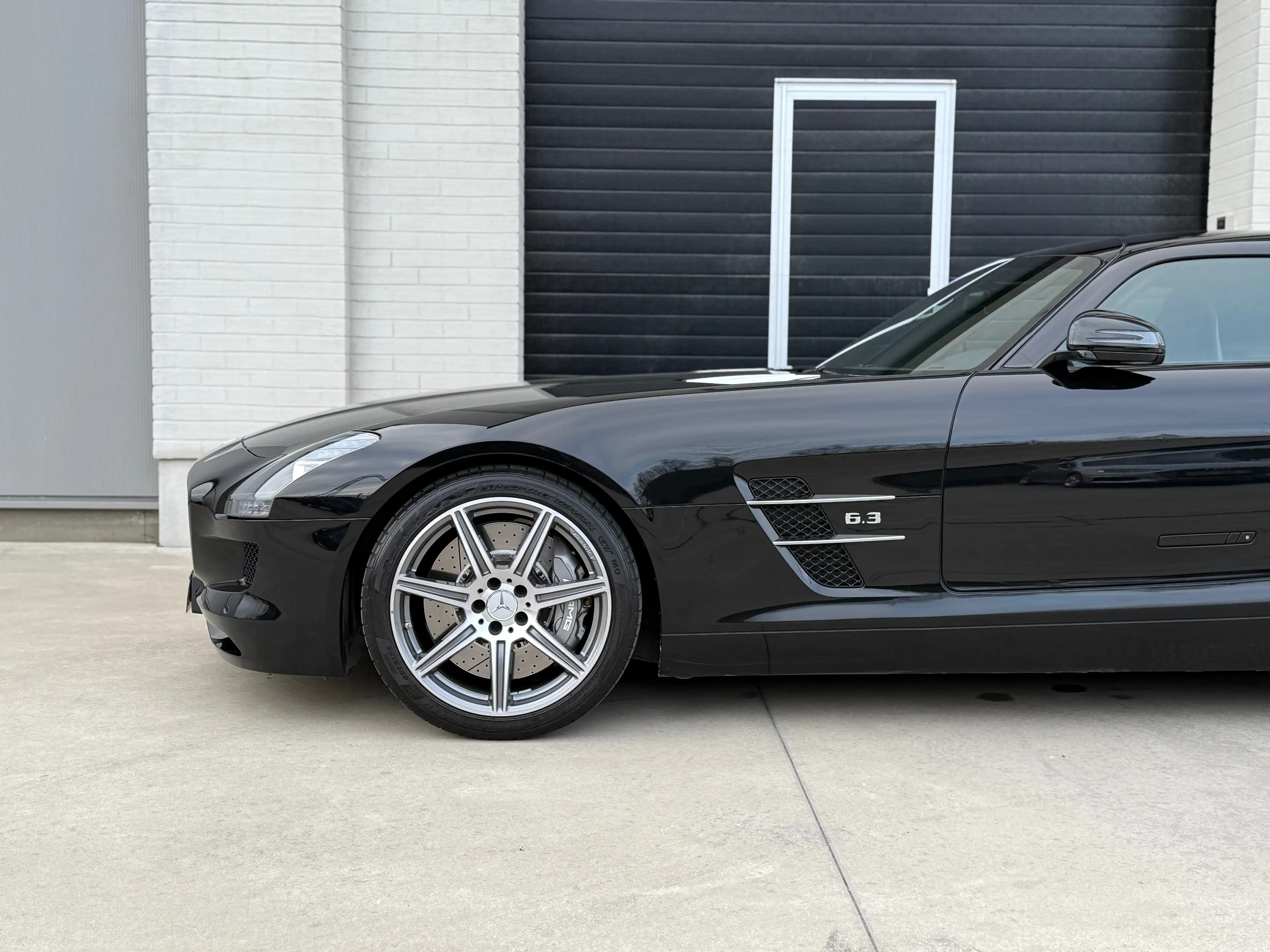 Mercedes-Benz SLS FIRST HAND - 100 % ORIGINAL PAINT — photo 9