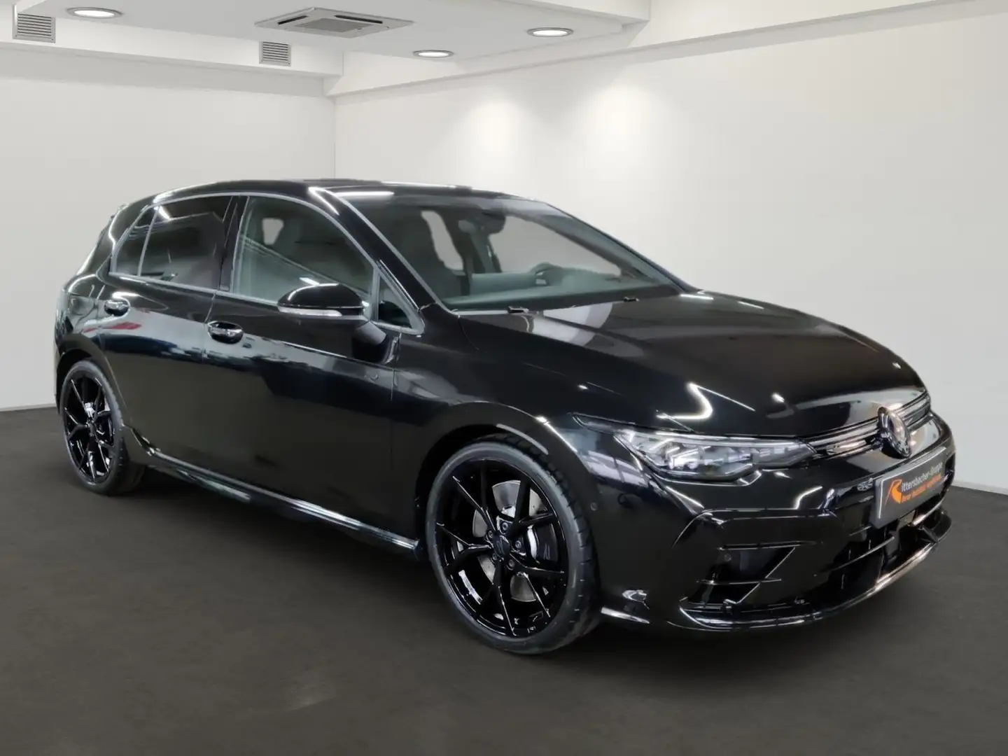 Volkswagen Golf R BLACK EDITION 2,0 l TSI OPF 4MOTION 245 k Schwarz - 2